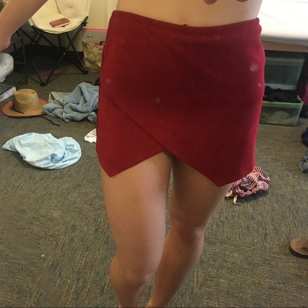 Red wrap skort - Picture 3 of 4