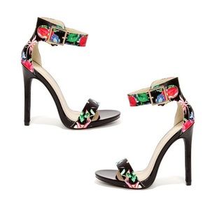 Size 10 only. Delicious Floral Heels New