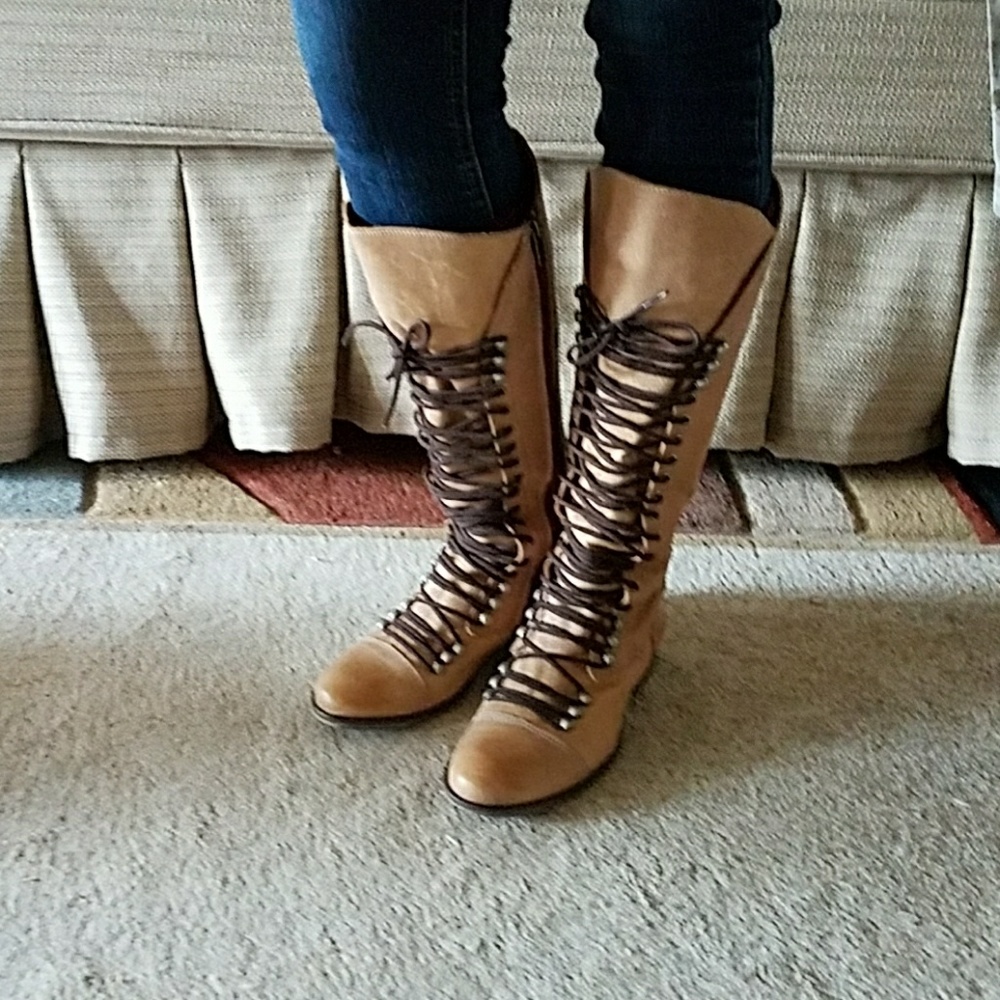 Steve Madden lace up boots