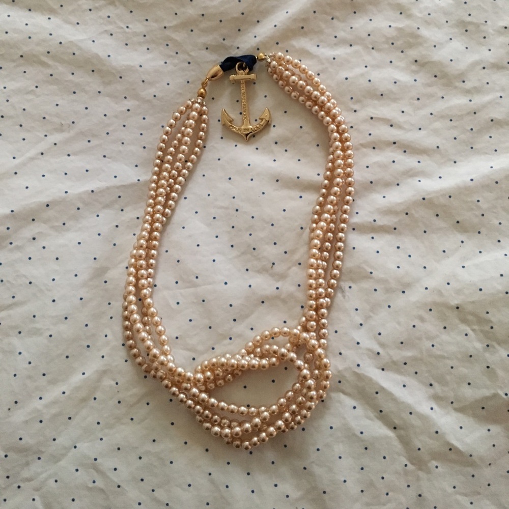 Kjp Pearl necklace