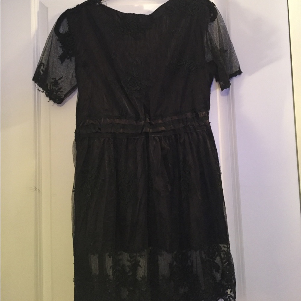 Dress - Picture 5 of 6