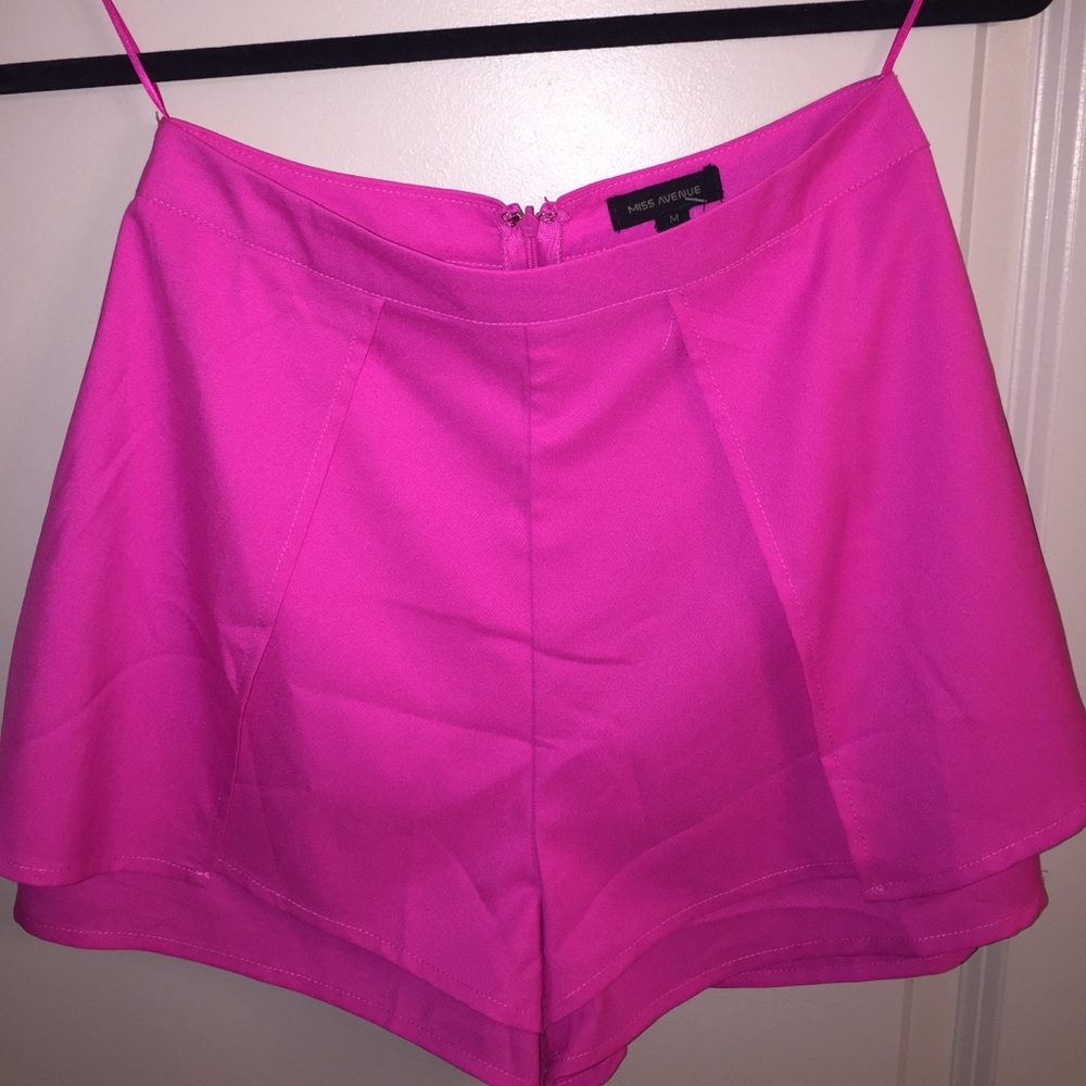 Miss Avenue A'GACI HOT PINK Shorts BNWT SIZE M