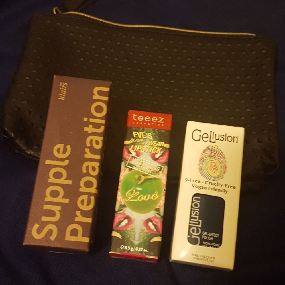 Ipsy bundle with bag