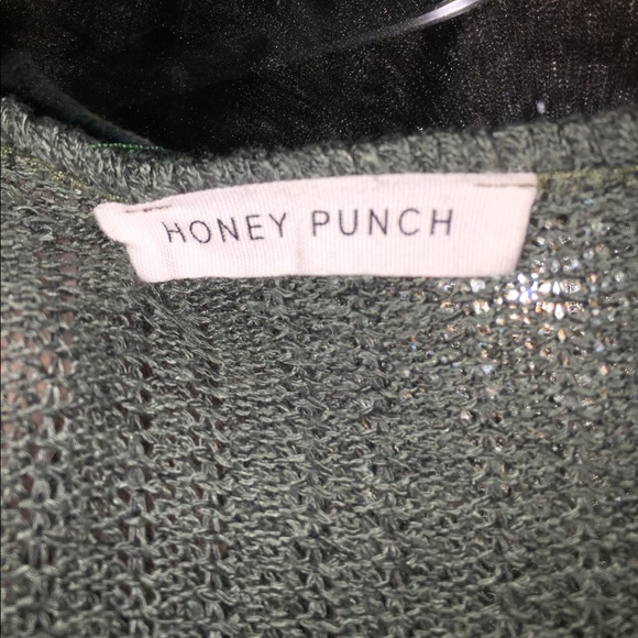 Deep V neck olive green romper 💕 - Picture 4 of 4