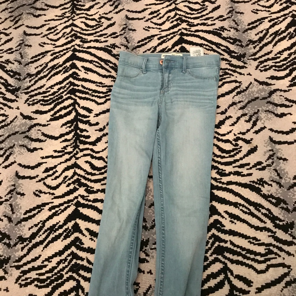 Kids Abercrombie light denim wash jeans