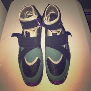 Nike Air Carnivore