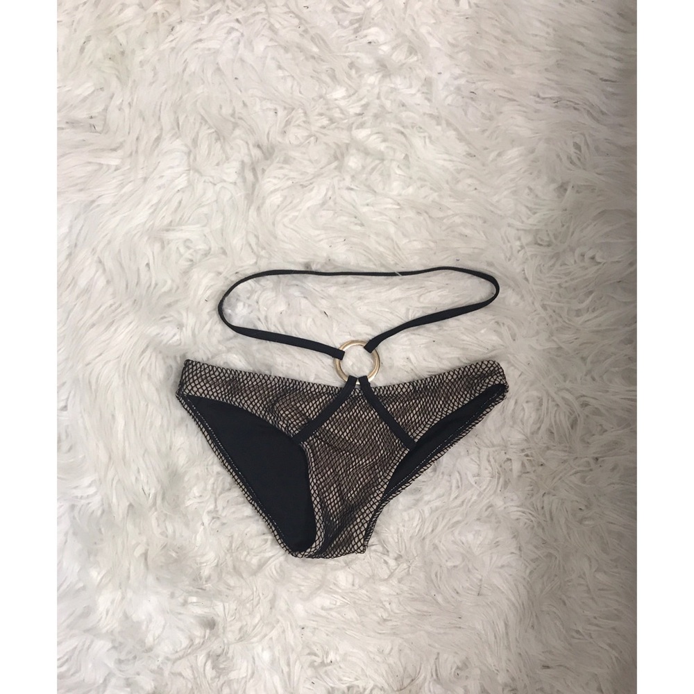 Strappy bikini bottom