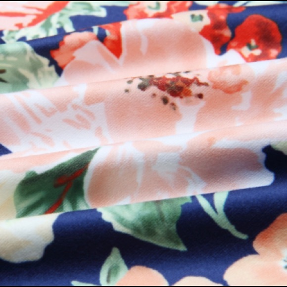 B2G1♦️Floral Cold Shoulder Blouse Navy - Picture 8 of 8