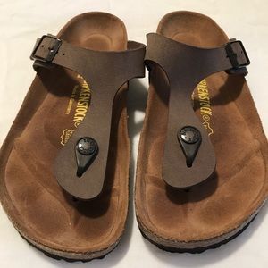 Birkenstock Gizeh Sandals in Golden Brown