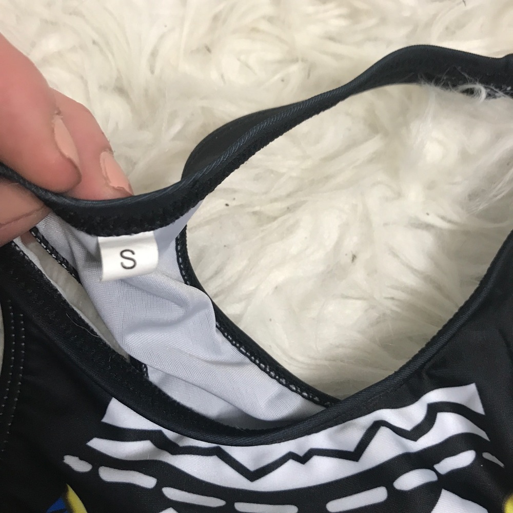 Size small bikini top - Picture 2 of 2