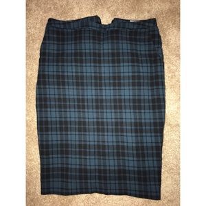 Plaid pencil skirt. size 2. Merona