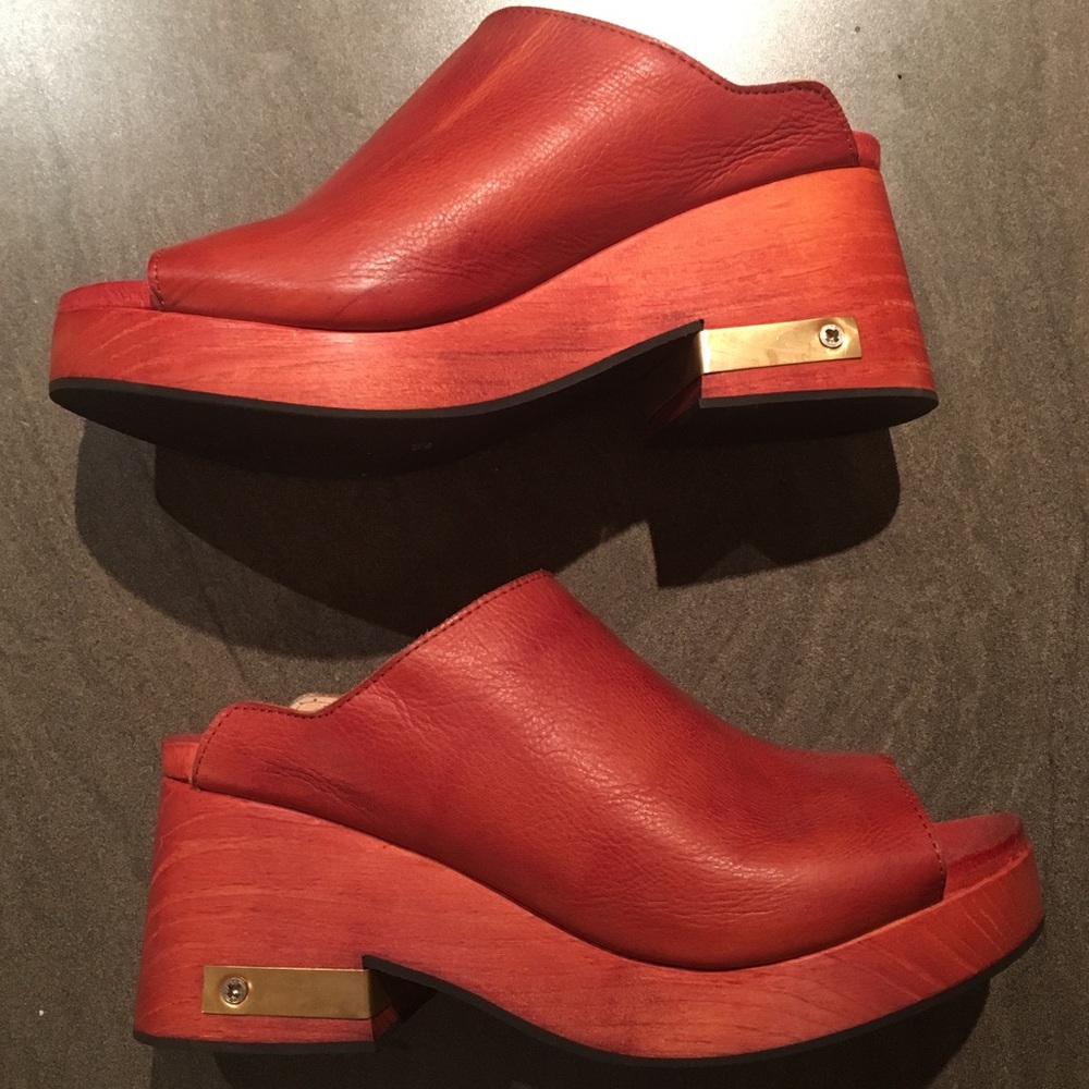 Free People -  Orange Moon Clogs