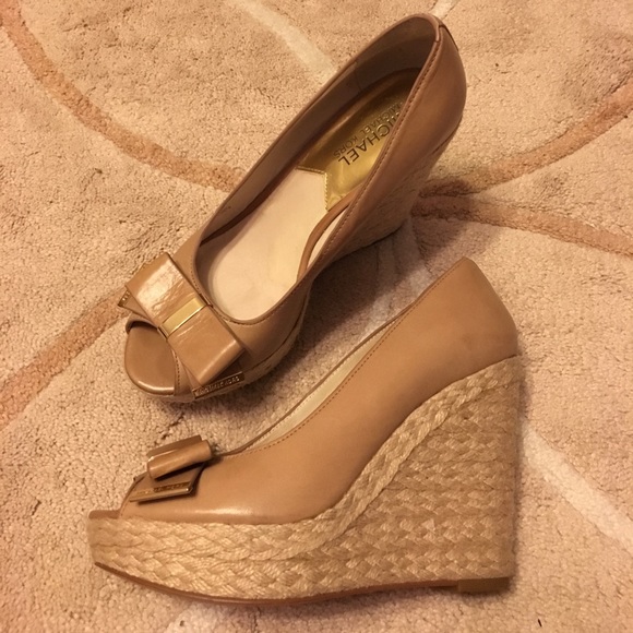 Michael Kors Tan Wedges - Picture 1 of 5
