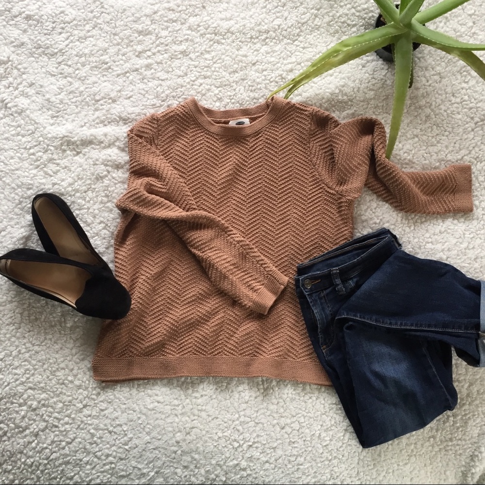 Chevron stitch patterned pullover sweater