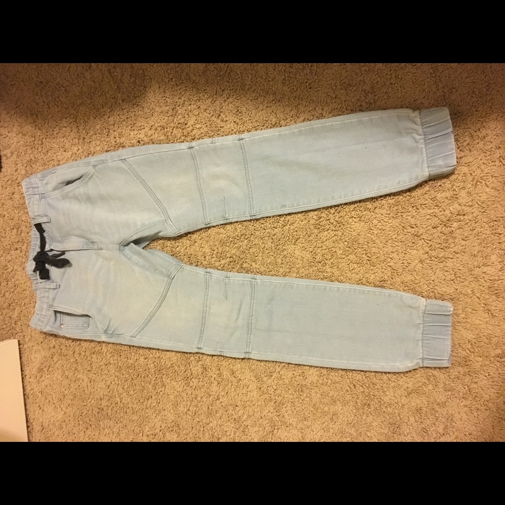 Light wash bullhead denim joggers size small