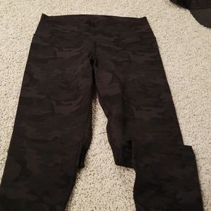 Lululemon wunder under camo pants