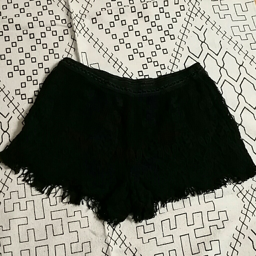 Stretchy Black Lace Elastic Waist Shorts
