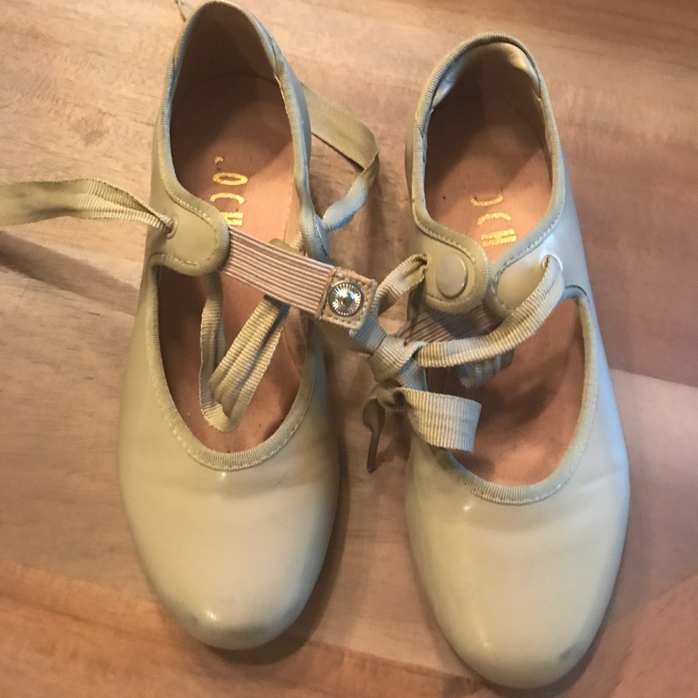 Block tap shoes. Girls size 13.5.
