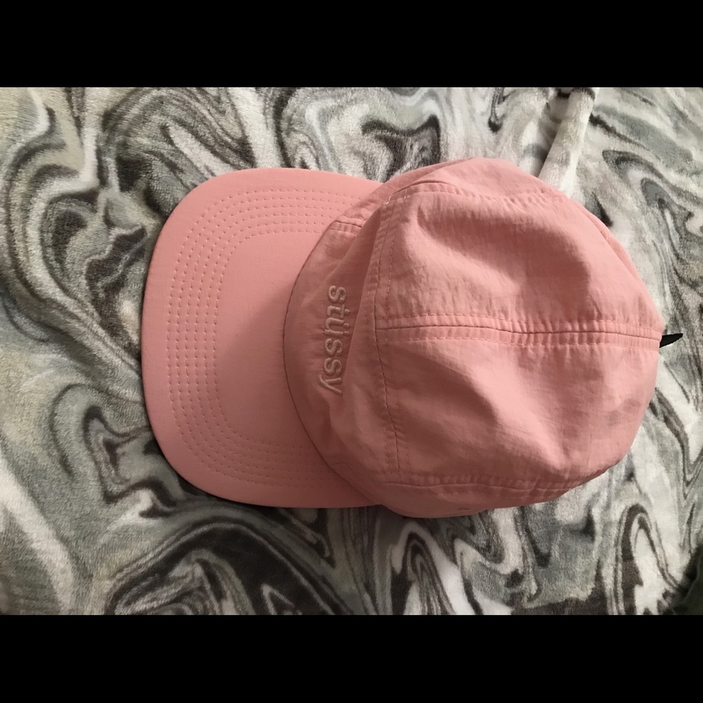 Stüssy five panel hat.