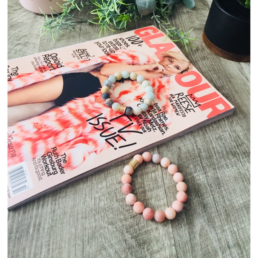 Stretchy Beaded Bracelet in Pinks/Peach - Picture 2 of 2