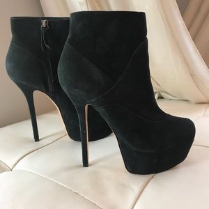 Suede platform bootie 61/2 inch 😬