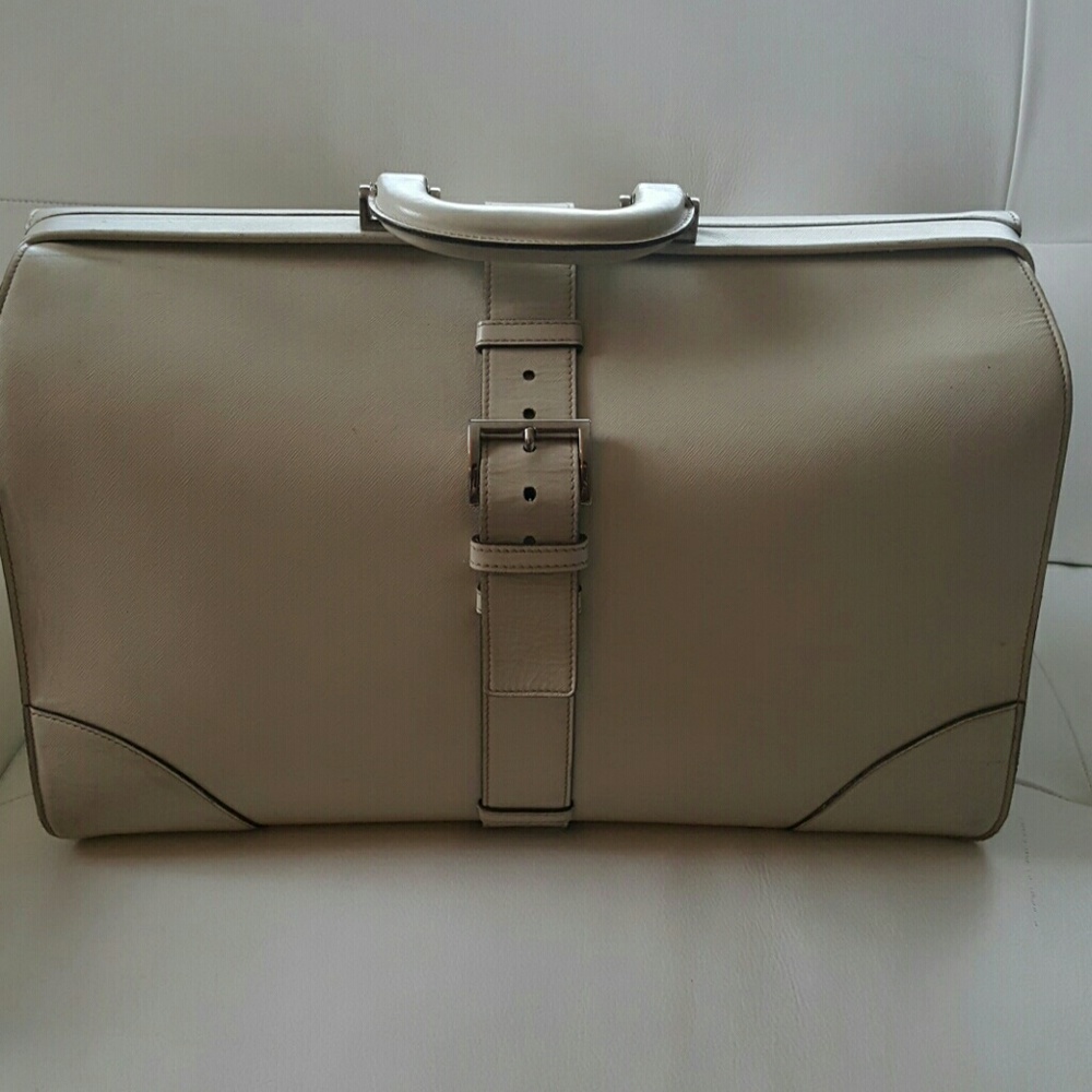Prada leather briefcase, made in Italy!!!