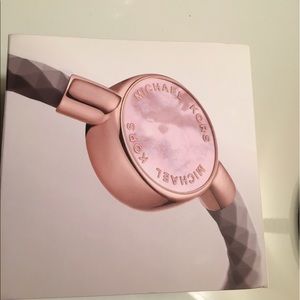 Michael Kors activity tracker