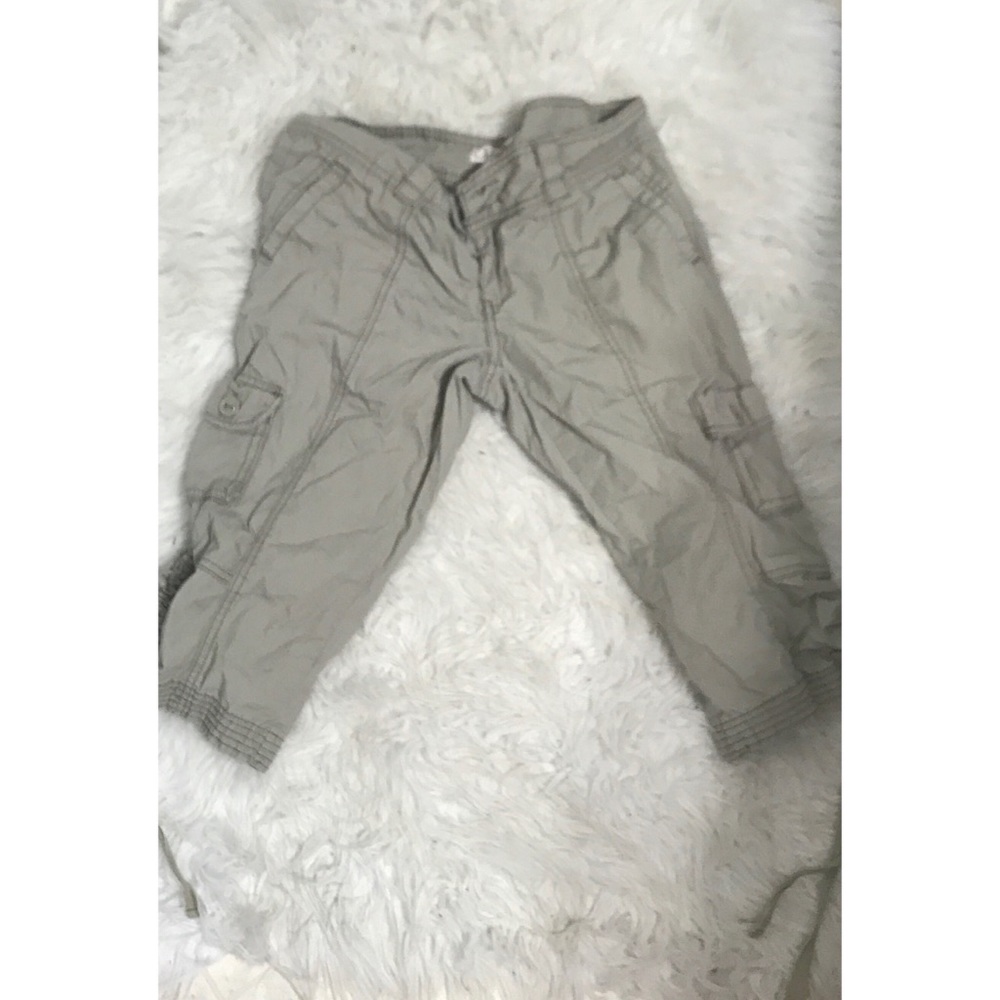 Khaki capris