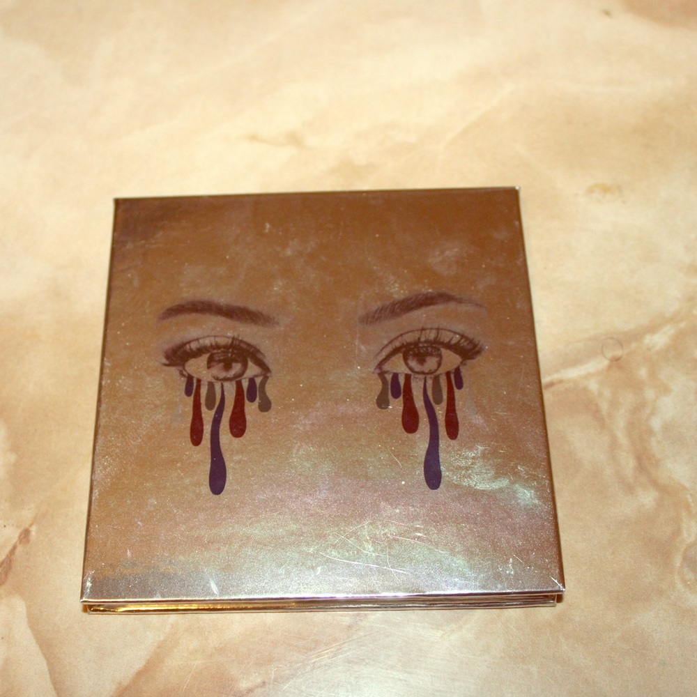 Kylie Jenner - The Holiday 2016 Palette