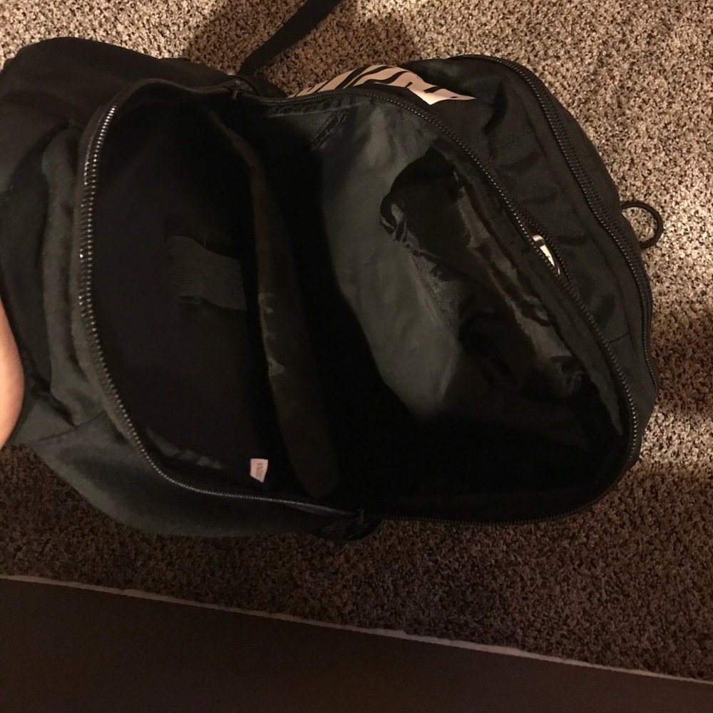 Backpack - Picture 2 of 5