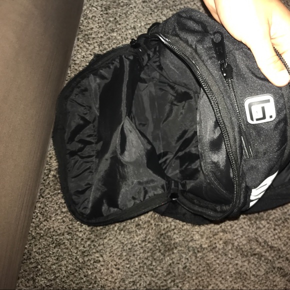 Backpack - Picture 3 of 5