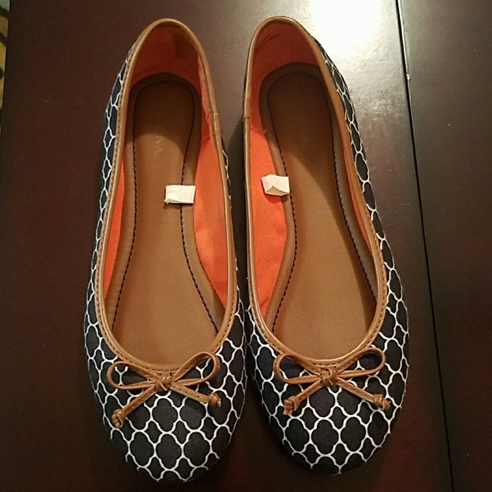 Patterned ballet flats