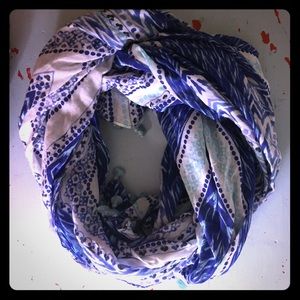 Stella and Dot scarf display only