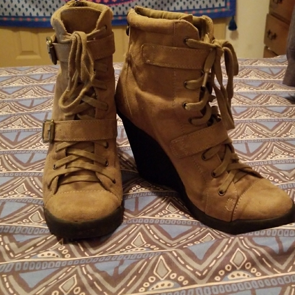 Vera Wang booties