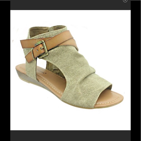 M&L Shoes - M&L sandals NIB