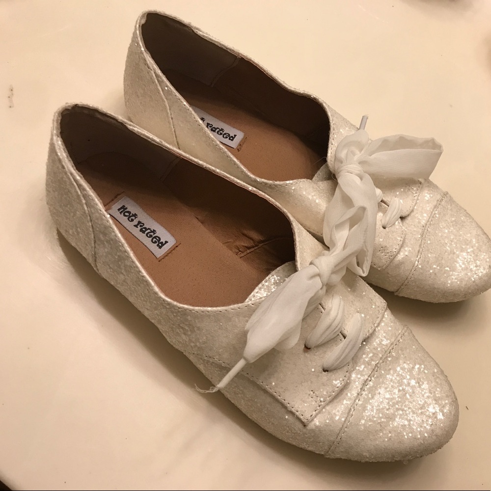 Super Cute Sequin Oxfords with white ribbon laces