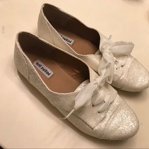 Super Cute Sequin Oxfords with white ribbon laces