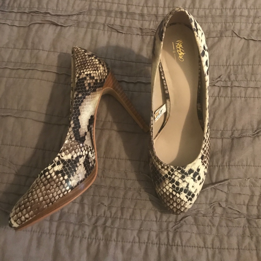 SNAKE SKIN HEELS + Only worn once!