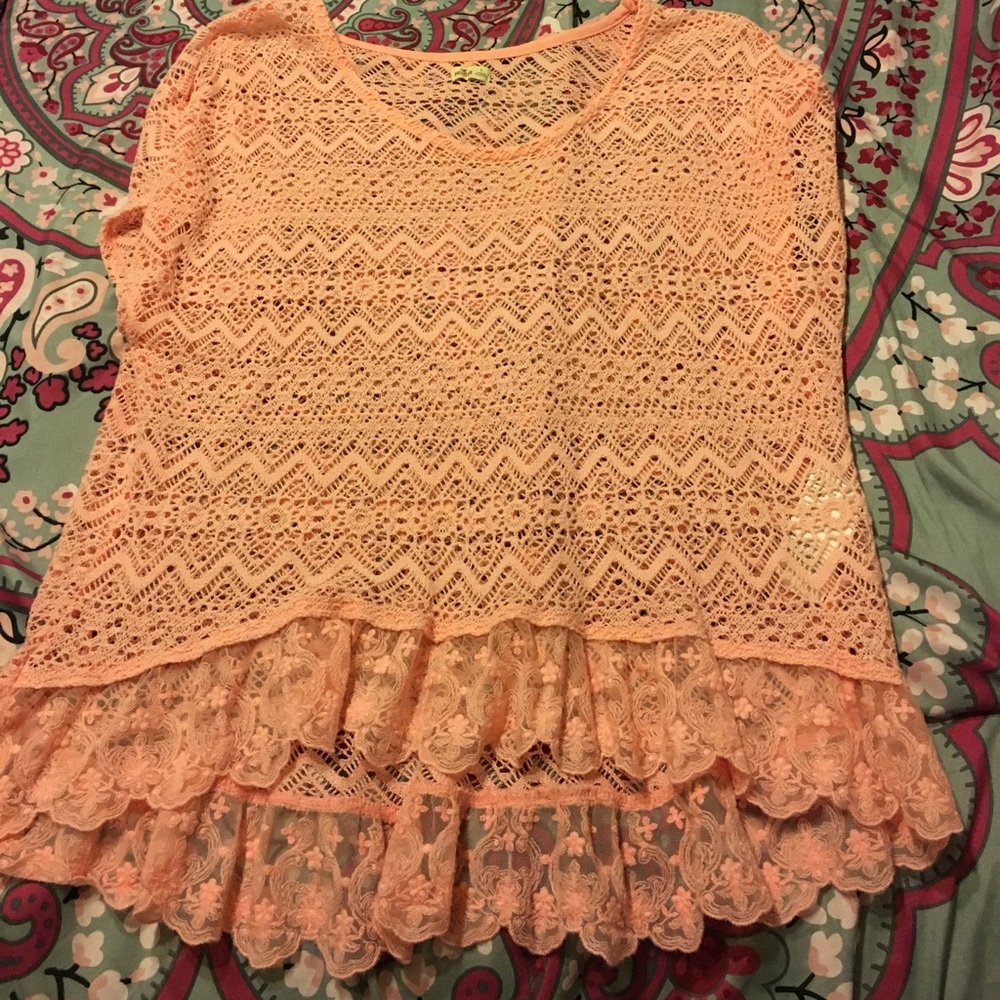 Shirt peach colored super cute
