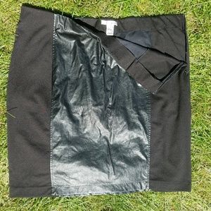 💥FREE 💥 Faux leather panel Skirt.  3X