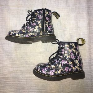 EUC Dr. Martens Toddler size 7