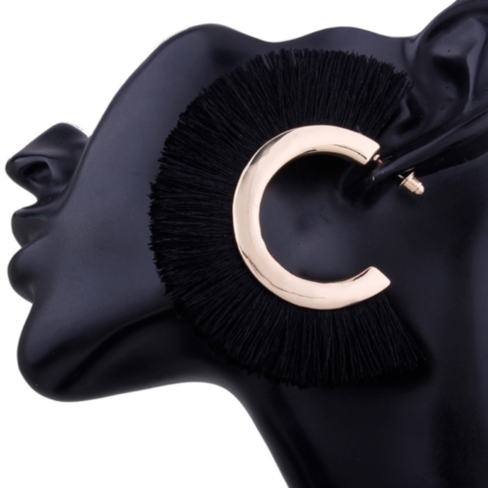 NWT On Trend Black Fan Fringe Earrings