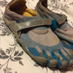 Vibram five finger shoes size 41