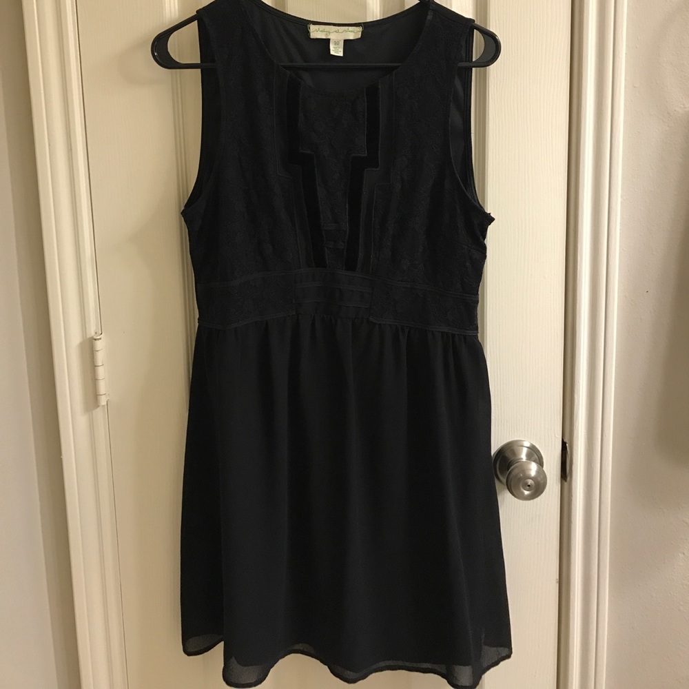 VELVET DETAILING + Urban Outfitter dress