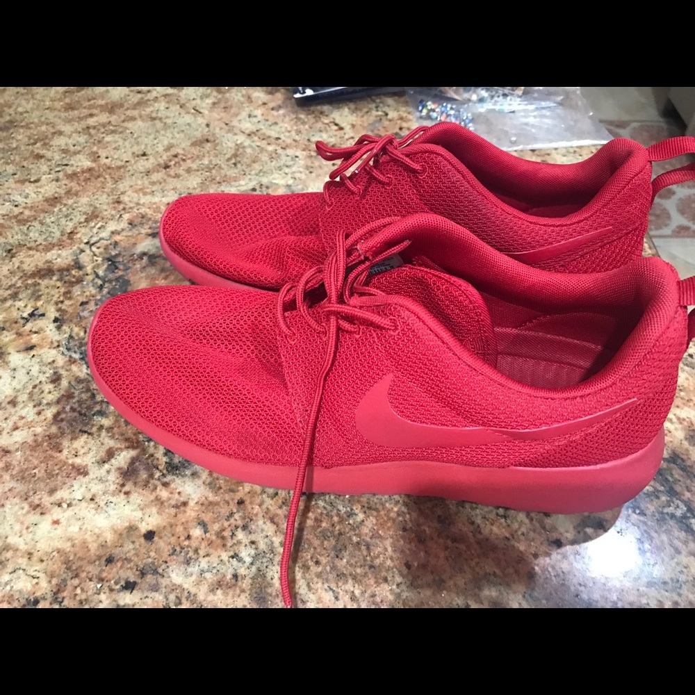 Men's Red Nike Roshe Run sneakers size 12
