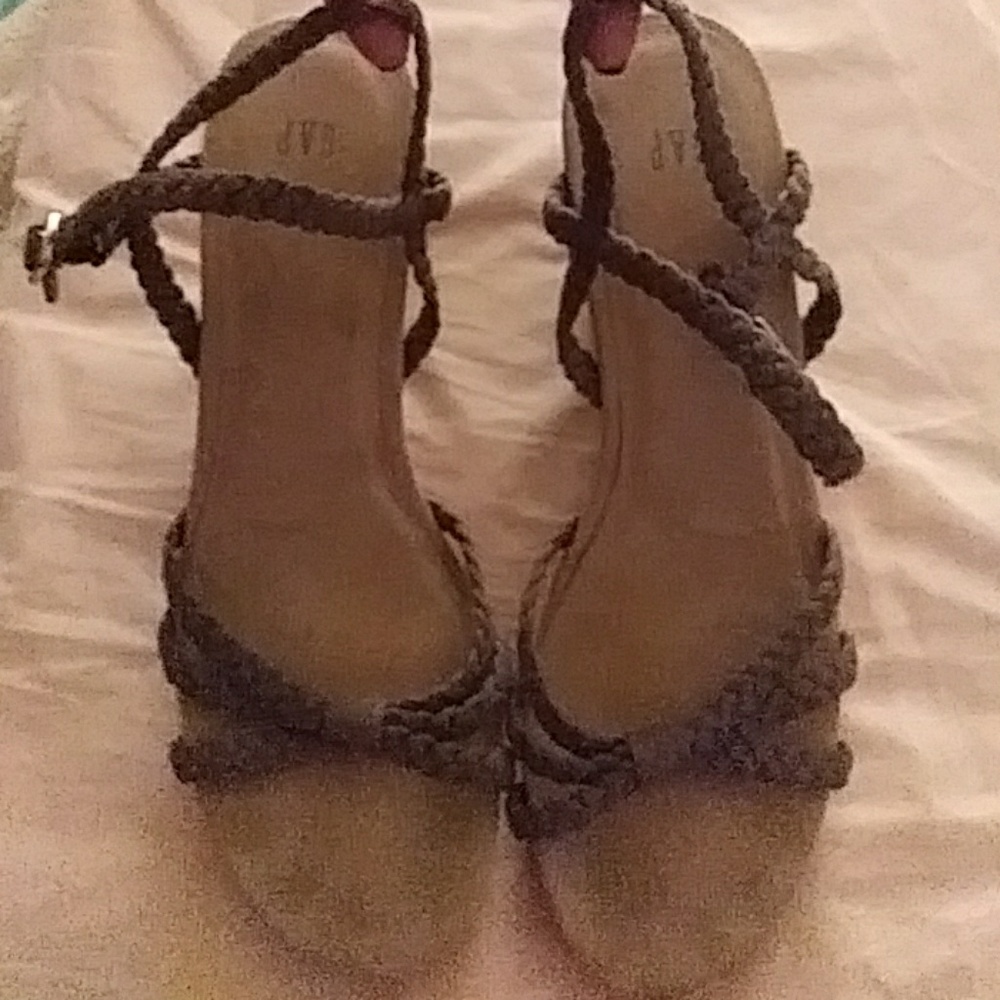 Gap strappy sandals/wedges