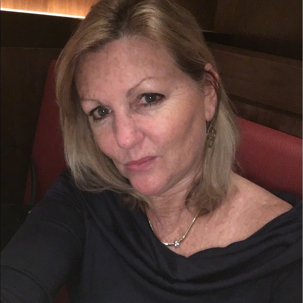 Meet your Posher, Lorraine