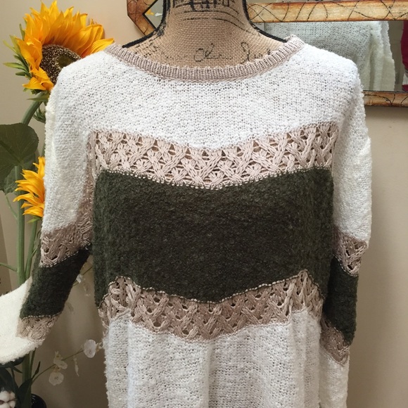 Umgee BOHO crochet fringed sweater tunic - Picture 3 of 6