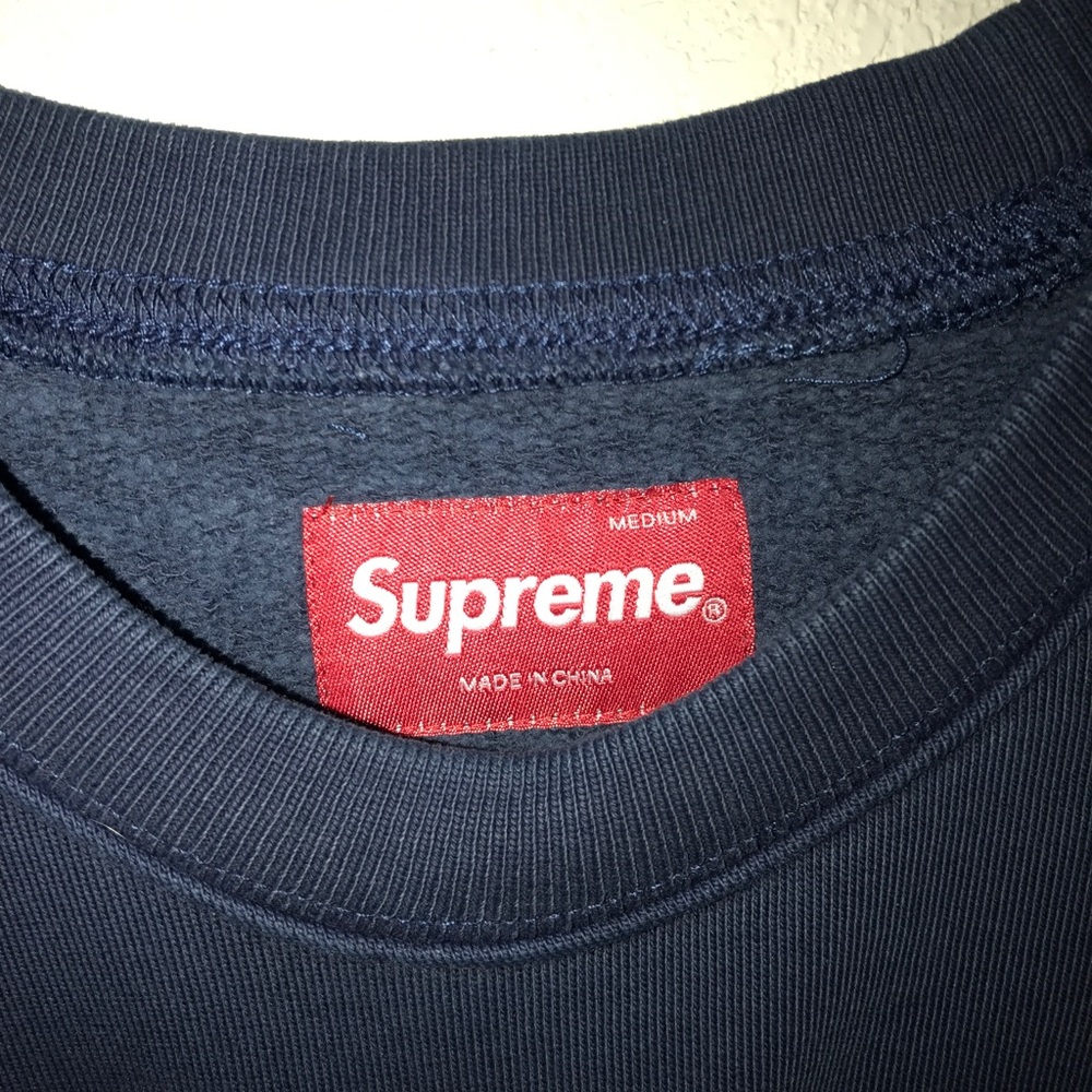 AUTHENTIC SUPREME BRAND NEW CREW NECK - Picture 4 of 6