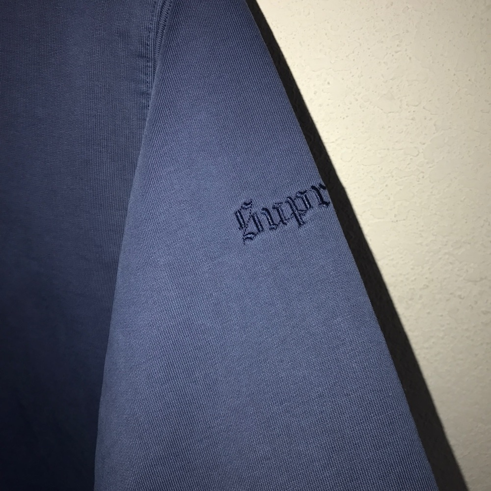 AUTHENTIC SUPREME BRAND NEW CREW NECK - Picture 6 of 6